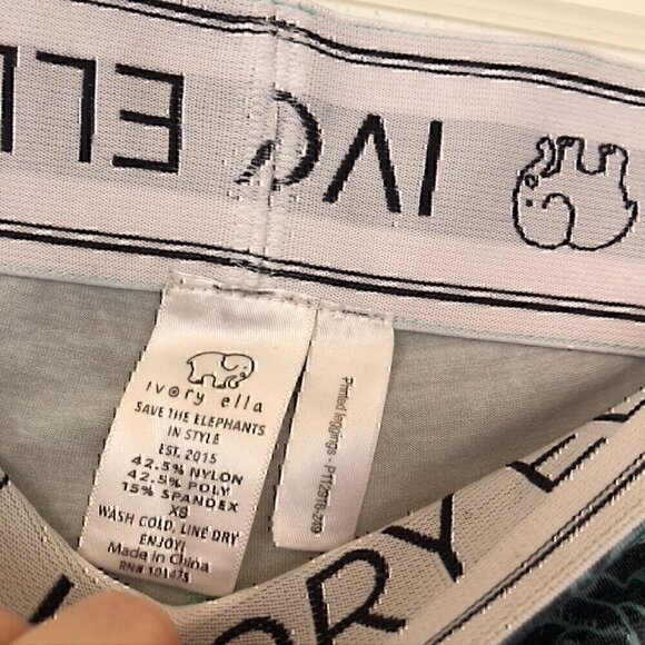 IVORY ELLA Blue Rose Floral Spellout Waistband Cropped or Capri Active Leggings - Picture 5 of 10